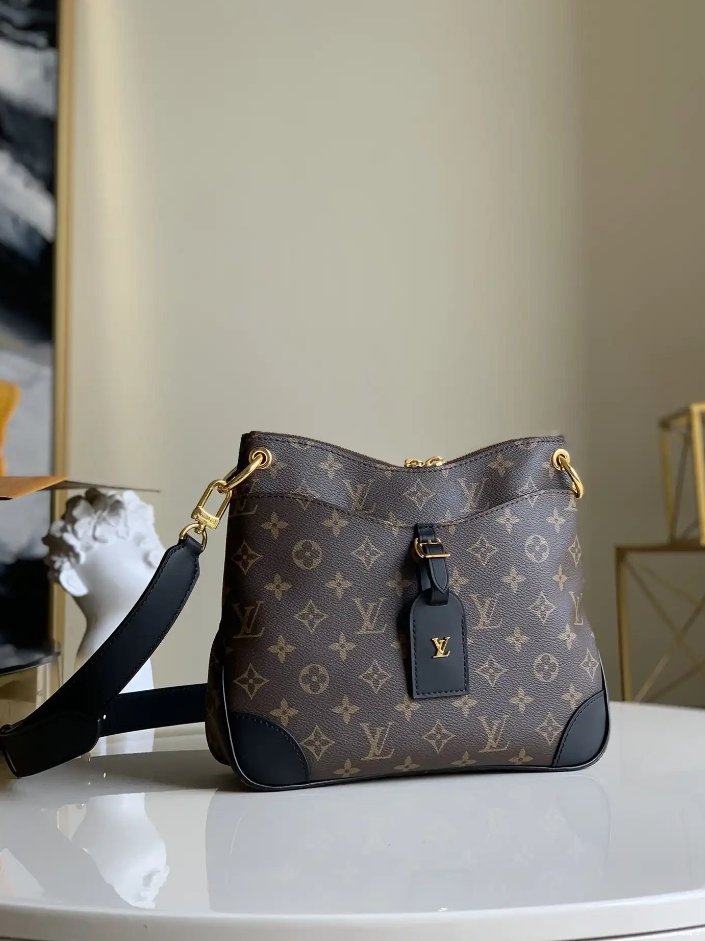 LOUIS VUITTON PM ODÉON 0520